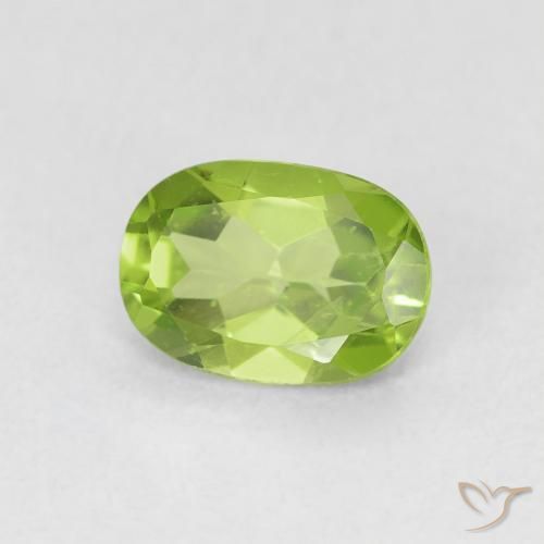 Péridot Vert moyen naturelle ovale, 0.87 ct, VS