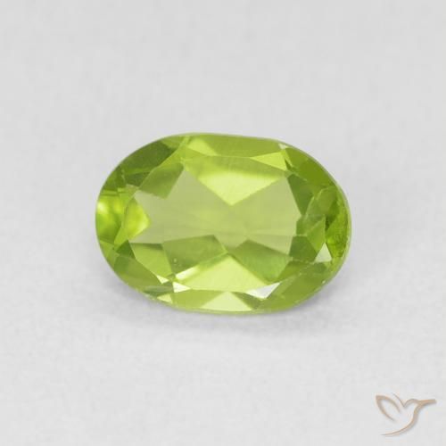 Péridot Vert éclatant naturelle ovale, 0.78 ct, VS