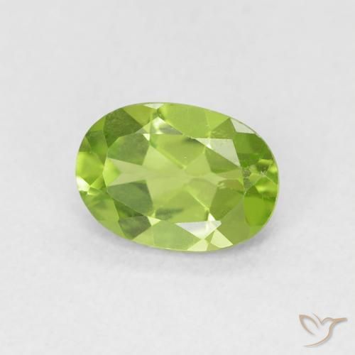 Péridot Vert jaunâtre naturelle ovale, 0.90 ct, VS