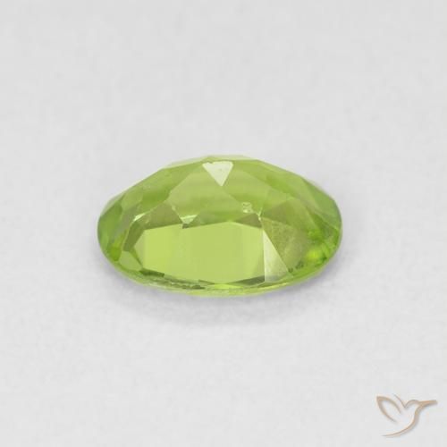 Péridot Vert jaunâtre naturelle ovale, 0.79 ct, VS