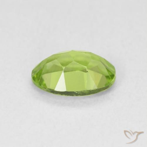Péridot Vert jaunâtre naturelle ovale, 0.89 ct, VS