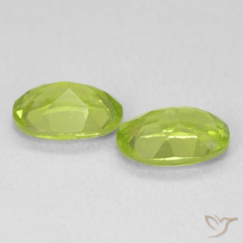 Shop natural 1.79ct Vert clair Péridot gems, ovale, from Chine at GemSelect. In stock, global shipping!