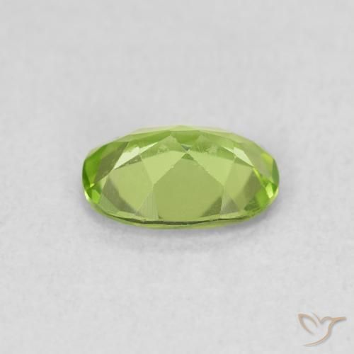 Péridot Vert jaunâtre naturelle ovale, 0.85 ct, VS