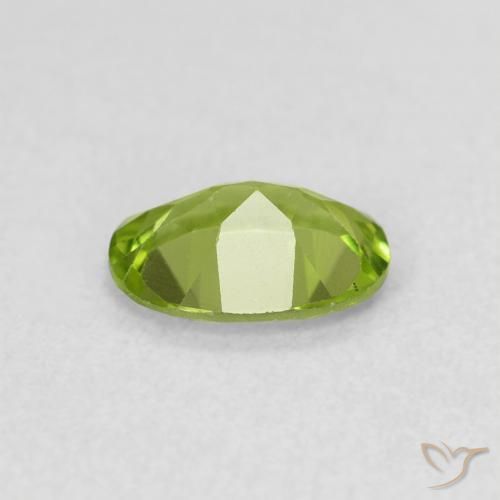 Péridot Vert éclatant naturelle ovale, 0.78 ct, VS