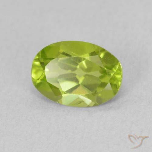 Péridot Vert jaunâtre naturelle ovale, 0.85 ct, VS