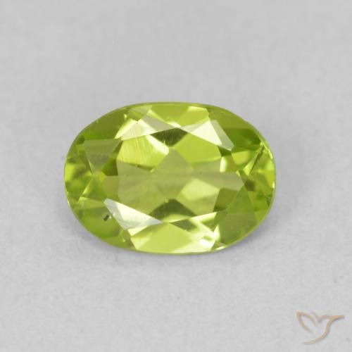 Péridot Vert clair naturelle ovale, 0.80 ct, VS