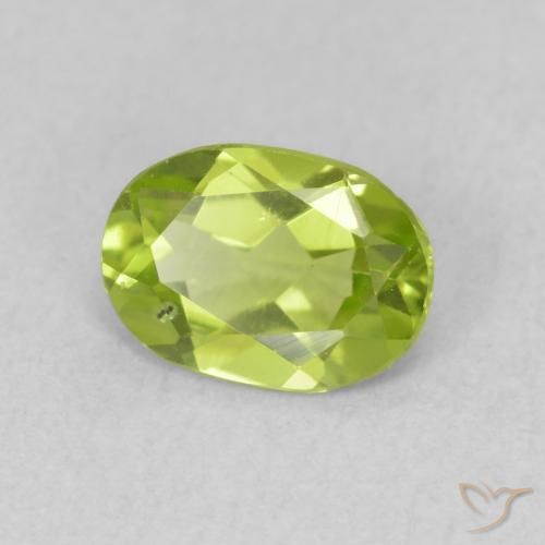 Péridot Vert clair naturelle ovale, 0.80 ct, VS