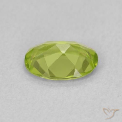 Péridot Vert clair naturelle ovale, 0.80 ct, VS