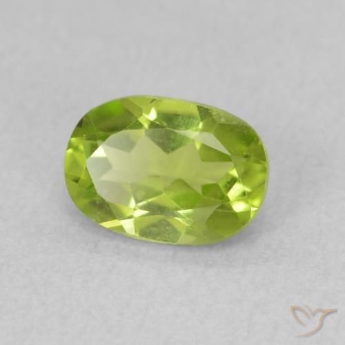 Péridot Vert clair naturelle ovale, 0.93 ct, VS