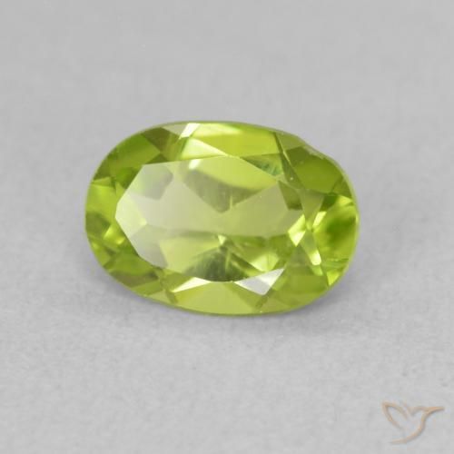 Péridot Vert clair naturelle ovale, 0.84 ct, VS