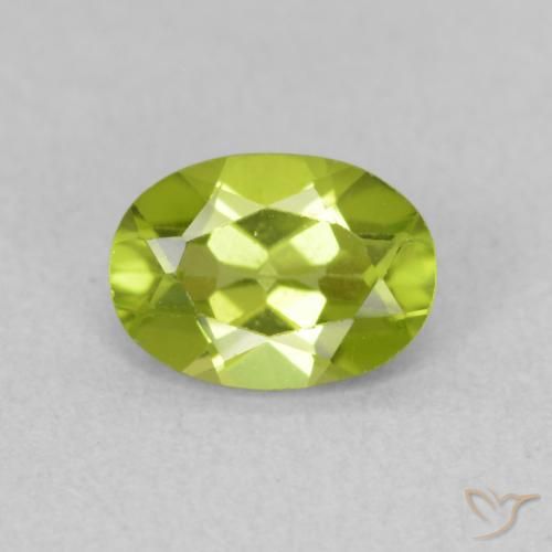 0.78ct Naturel Vert moyen Péridot, ovale, VS