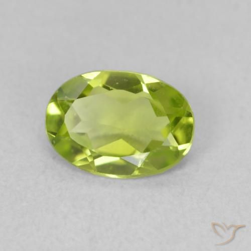 Péridot Vert clair naturelle ovale, 0.77 ct, VVS-VS