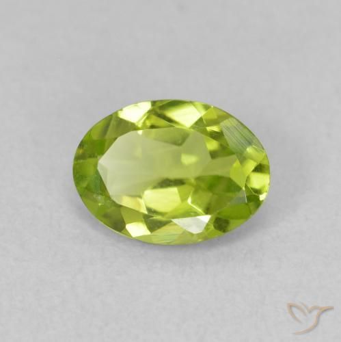 Péridot Vert clair naturelle ovale, 0.72 ct, VVS-VS