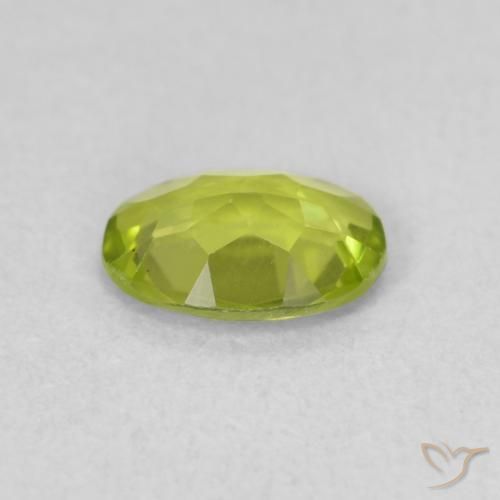 Péridot Vert éclatant naturelle ovale, 0.72 ct, VVS-VS
