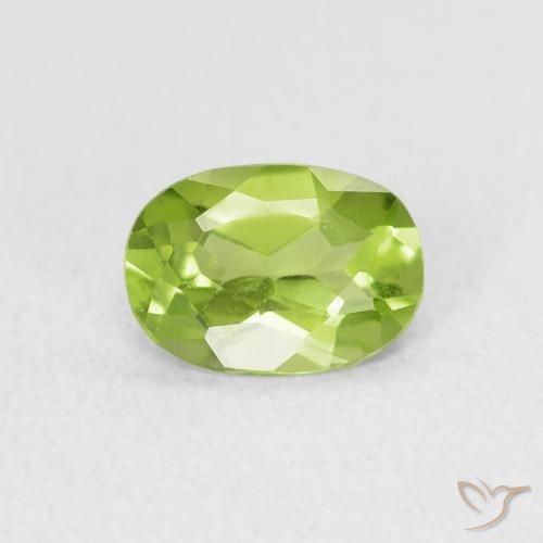 0.76ct Naturel Vert moyen Péridot, ovale, VVS-VS