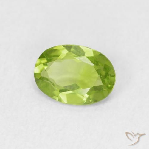 Péridot Vert éclatant naturelle ovale, 0.76 ct, VVS-VS