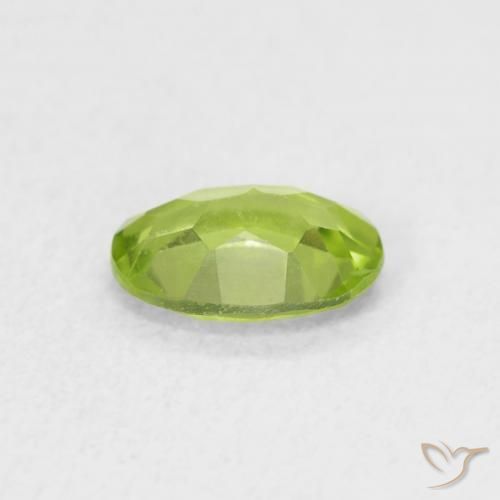 Péridot Vert éclatant naturelle ovale, 0.76 ct, VVS-VS