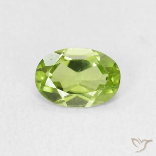 0.69ct Naturel Vert moyen Péridot, ovale, VVS-VS