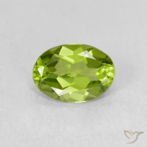 Péridot Vert éclatant naturelle ovale, 0.83 ct, VS