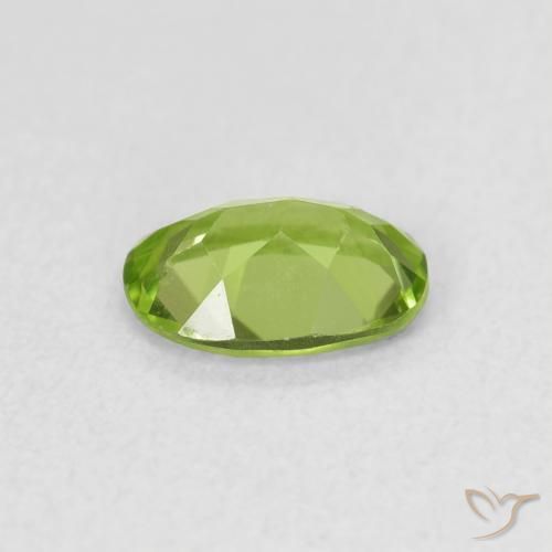 Péridot Vert éclatant naturelle ovale, 0.79 ct, VS