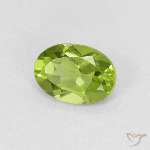 Péridot Vert moyen naturelle ovale, 0.86 ct, VS