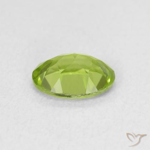 Péridot Vert moyen naturelle ovale, 0.86 ct, VS