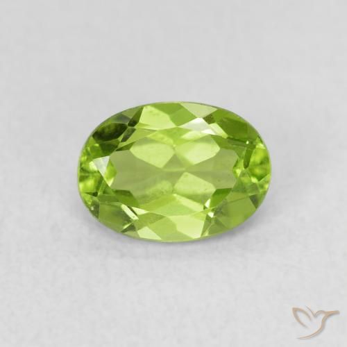 Péridot Vert éclatant naturelle ovale, 0.95 ct, VS