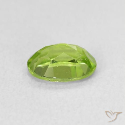 Péridot Vert éclatant naturelle ovale, 0.95 ct, VS