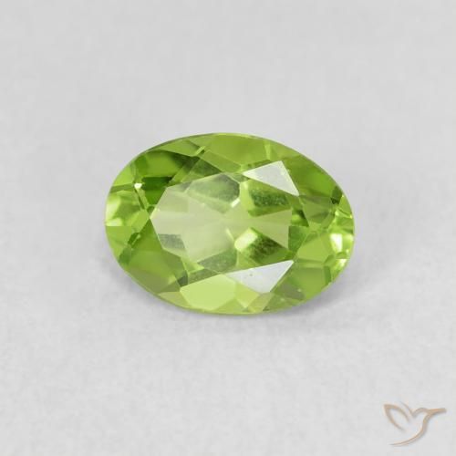 Péridot Vert éclatant naturelle ovale, 0.85 ct, VS