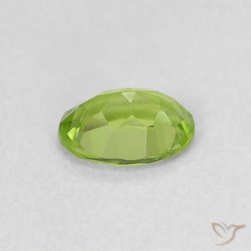Péridot Vert éclatant naturelle ovale, 0.85 ct, VS