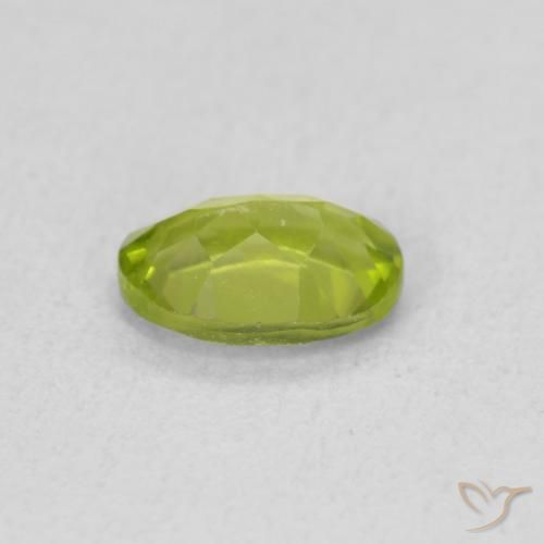 Péridot Vert éclatant naturelle ovale, 0.81 ct, VS