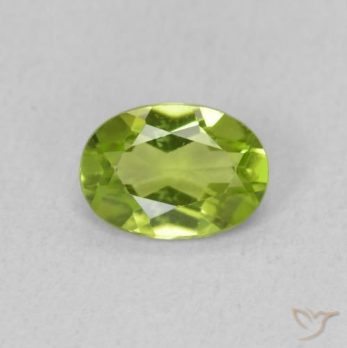 Péridot Vert éclatant naturelle ovale, 0.84 ct, VVS-VS