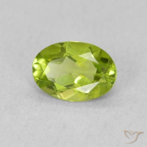 Péridot Vert clair naturelle ovale, 0.83 ct, VS