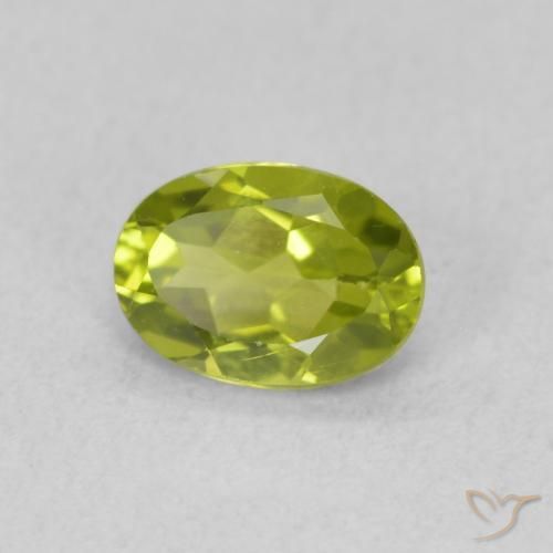 Péridot Vert éclatant naturelle ovale, 0.82 ct, VS