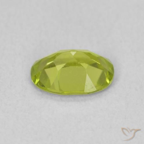 Péridot Vert clair naturelle ovale, 0.79 ct, VS