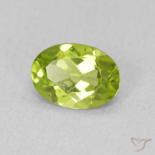 Péridot Vert clair naturelle ovale, 0.81 ct, VS