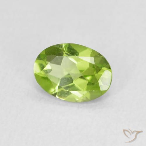 Péridot Vert jaunâtre naturelle ovale, 0.81 ct, VS
