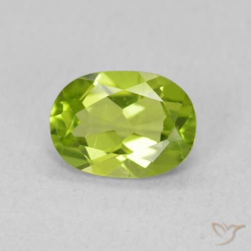 Péridot Vert clair naturelle ovale, 0.89 ct, VS