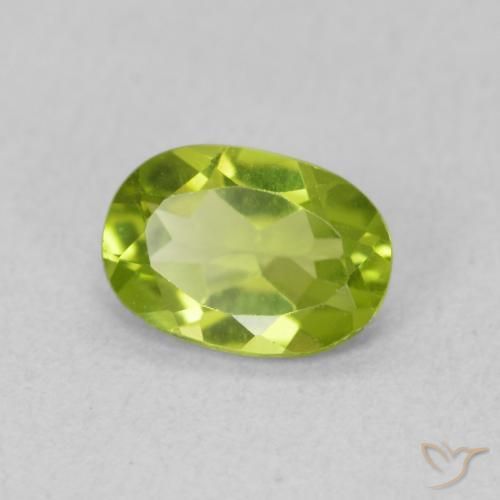 Péridot Vert moyen naturelle ovale, 0.83 ct, VS