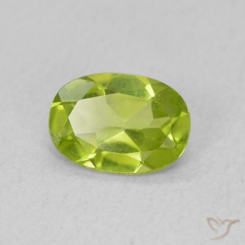 Péridot Vert clair naturelle ovale, 0.73 ct, VS