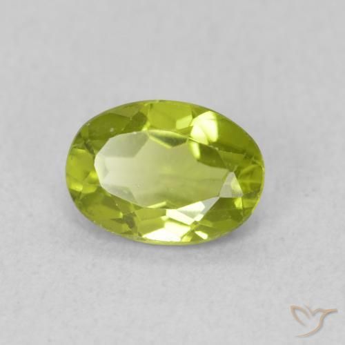 Péridot Olive verte naturelle ovale, 0.82 ct, VS