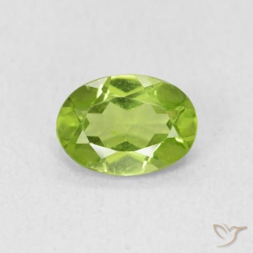 0.90ct Naturel Vert moyen Péridot, ovale, VS