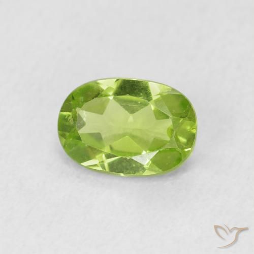 Péridot Vert éclatant naturelle ovale, 0.87 ct, VS