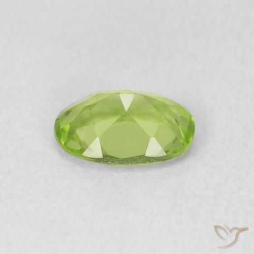 Péridot Vert jaunâtre naturelle ovale, 0.85 ct, VVS-VS