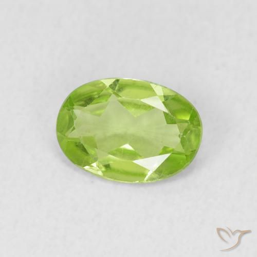 Péridot Vert vif et léger naturelle ovale, 0.76 ct, VVS-VS