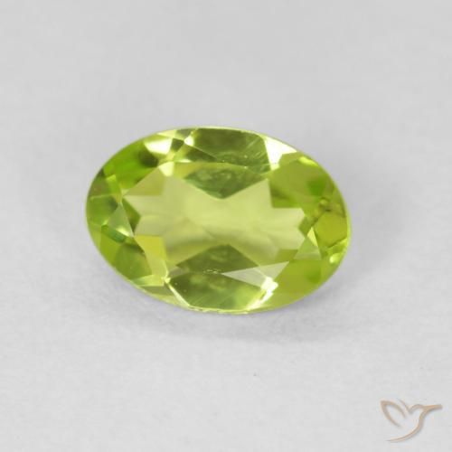 Péridot Vert clair naturelle ovale, 0.75 ct, VS