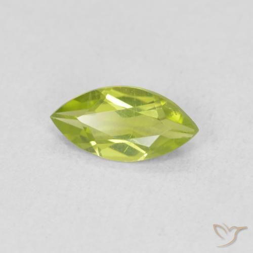 Péridot Vert clair naturelle Marquise, 0.57 ct, VS