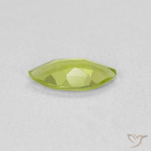 Péridot Vert clair naturelle Marquise, 0.50 ct, VS