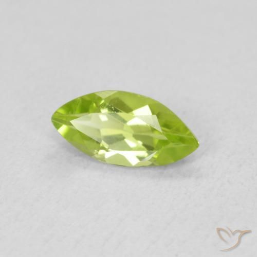 Péridot Vert moyen naturelle Marquise, 0.60 ct, VS