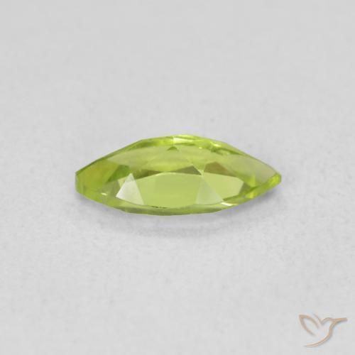 Péridot Vert moyen naturelle Marquise, 0.60 ct, VS